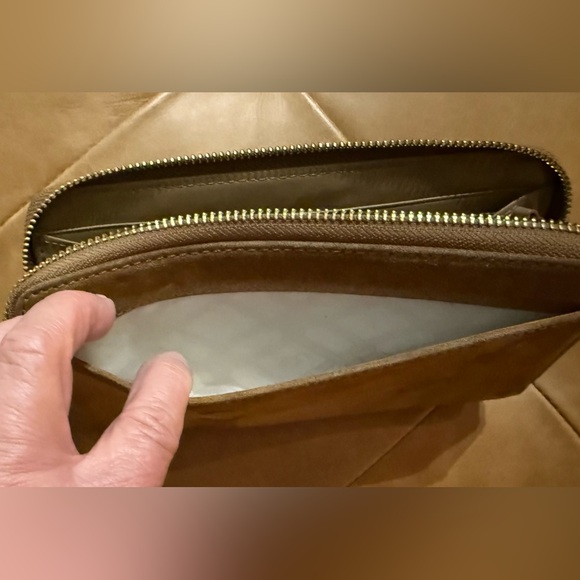 UGG Sheepskin Honey Zip Arndt Zip Wallet - Picture 9 of 14